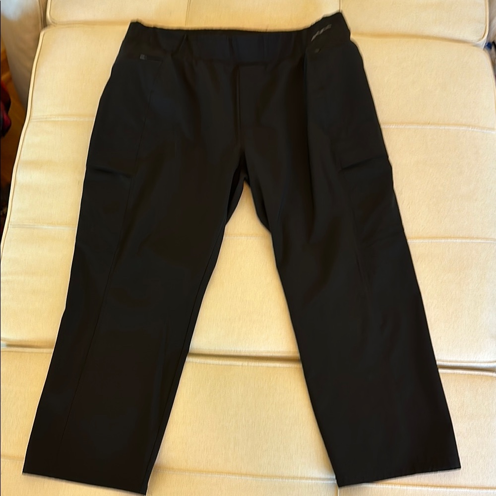 Eddie Bauer Woman’s Water Repellent Black Cargo Pants